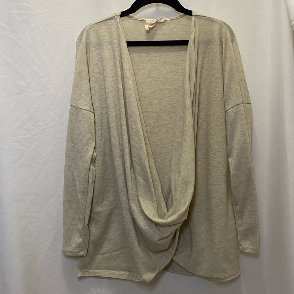 Fantastic Fawn cream low cowl scoop neckline knit long sleeve sweater tee size S